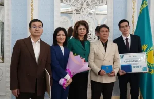 Жас жазушылар мен ақындар президенттік әдеби сыйлыққа ие болды