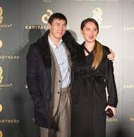 Рахат Тұрлыханов пен әйелі сот ісіне қатысты видео-үндеу жасады