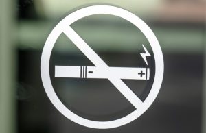 Вейпке толық тыйым: Мәжіліс заң қабылдады