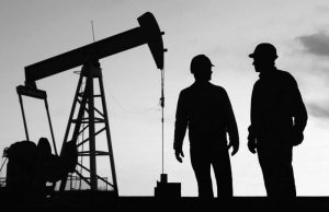 Жаңаөзенде ереуілге шыққан мұнайшылар талаптары орындалмаса, Астанаға баратынын ескертті