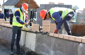 Ірі компаниялар БҚО-да су тасқынынан зардап шеккендерге үй салуға және сатып алуға көмектеседі