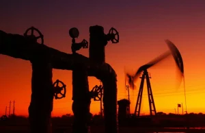 Әлемдік мұнай бағасы күрт өсті