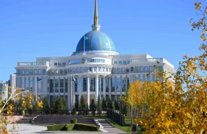 Тоқаев ғалым, мұғалім, дәрігер, құтқарушылар және өндіріс қызметкерлерін марапаттады