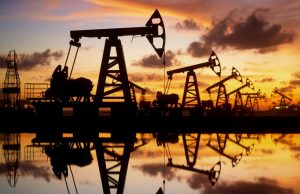 «Қара алтынның» саудасынсыз Қазақстан қалай күн көрмек?