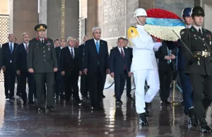 Тоқаев Мұстафа Кемал Ататүрік кесенесіне зиярат етті