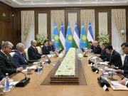 Тоқаев пен Мирзиёев бейресми кездесті